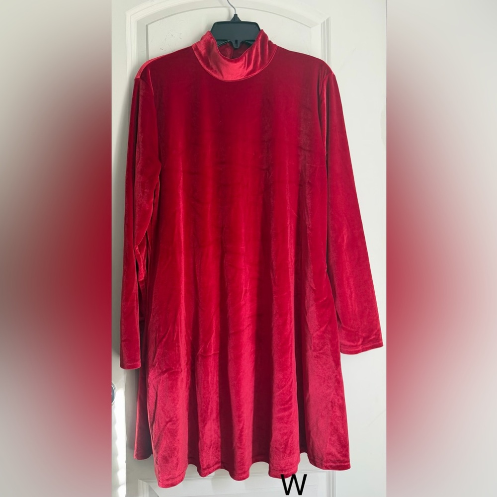 L&B Vibrant Red Velvet Dress long sleeve M formal valentines Xmas formal western - Picture 2 of 8